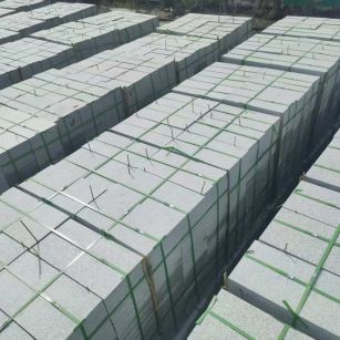 平顶山 芝麻白1.8公分火烧300*600地铺，清仓大甩卖