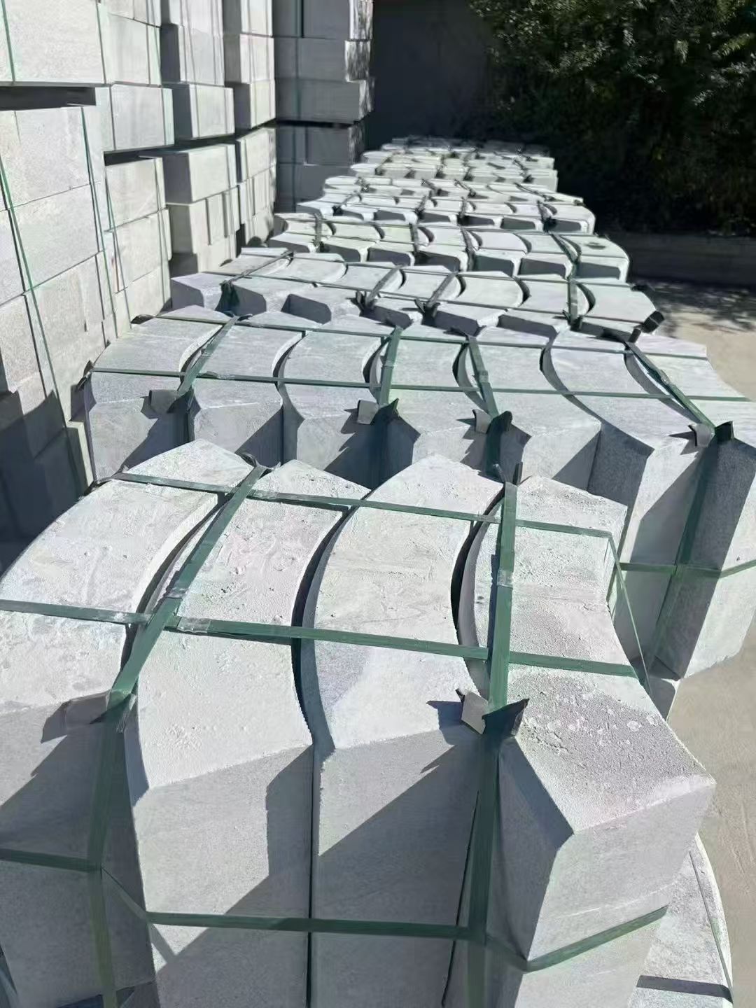 平顶山 芝麻灰弧形路沿石