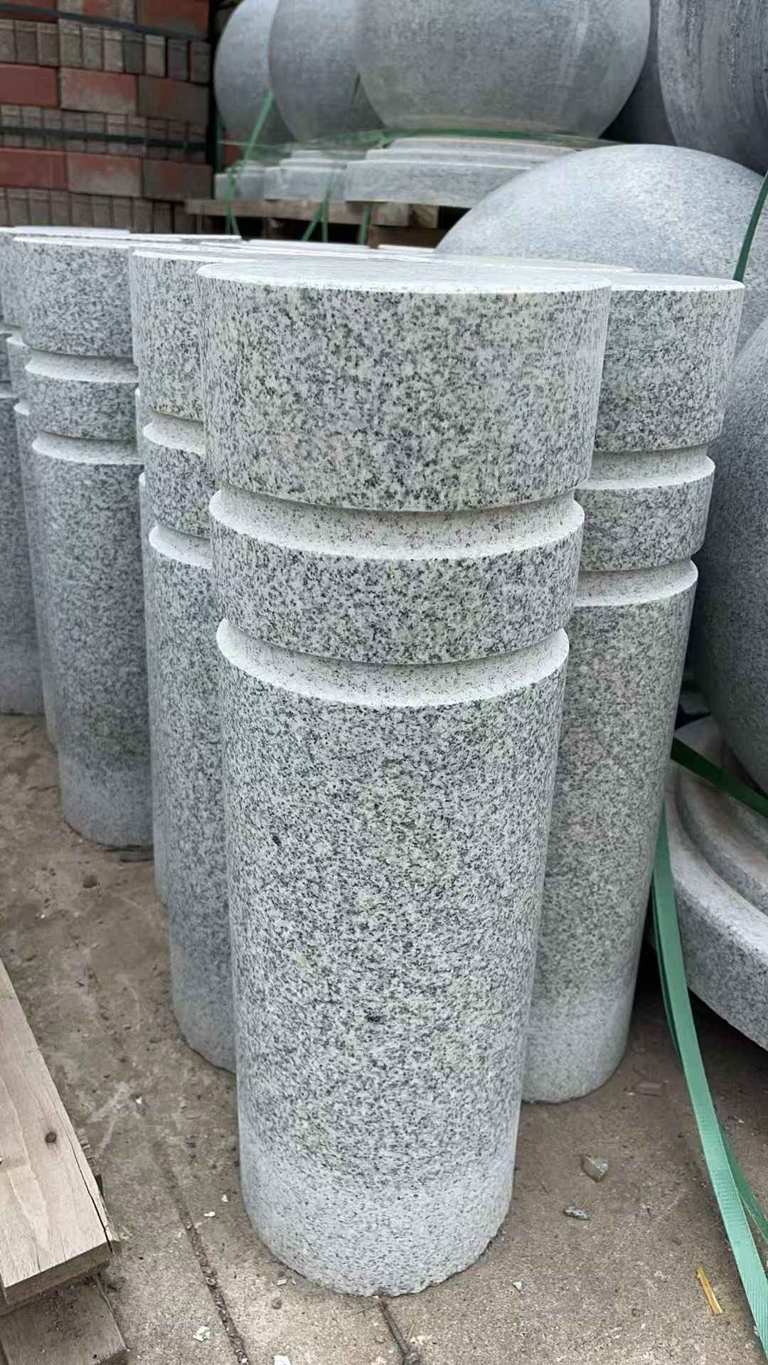 平顶山 芝麻白花岗岩挡车柱、隔离柱多少钱