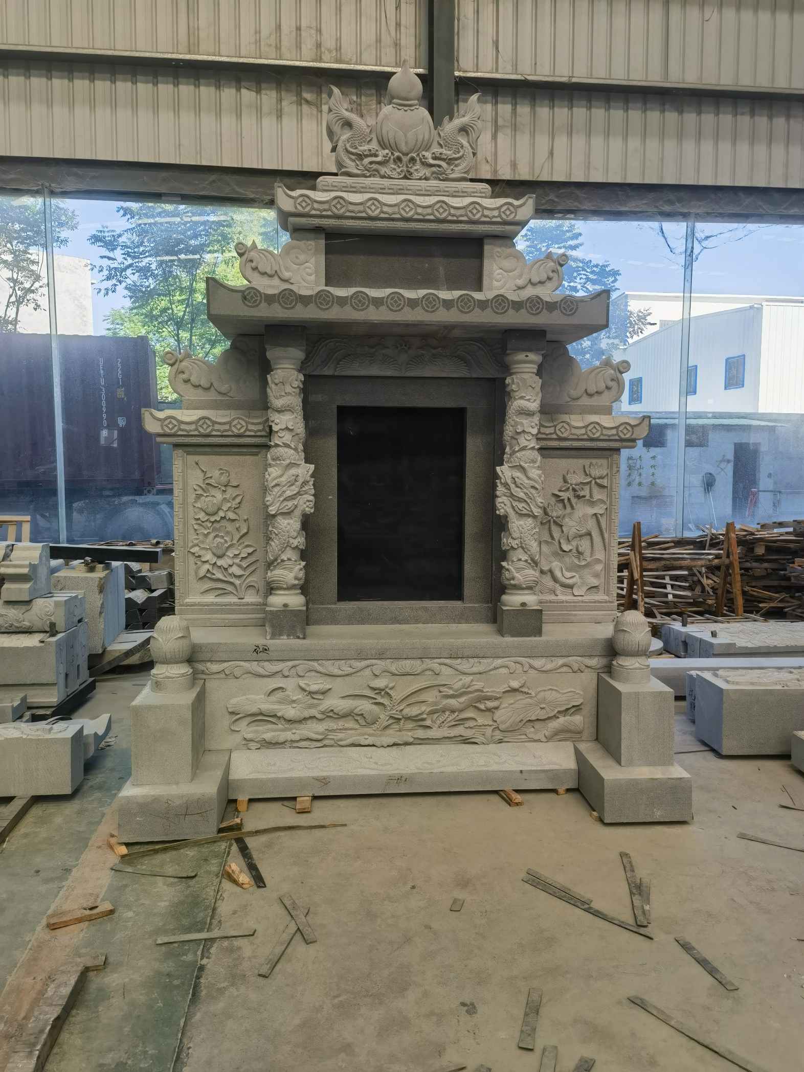 平顶山 芝麻灰高档墓碑、土墓，一套也支持定做