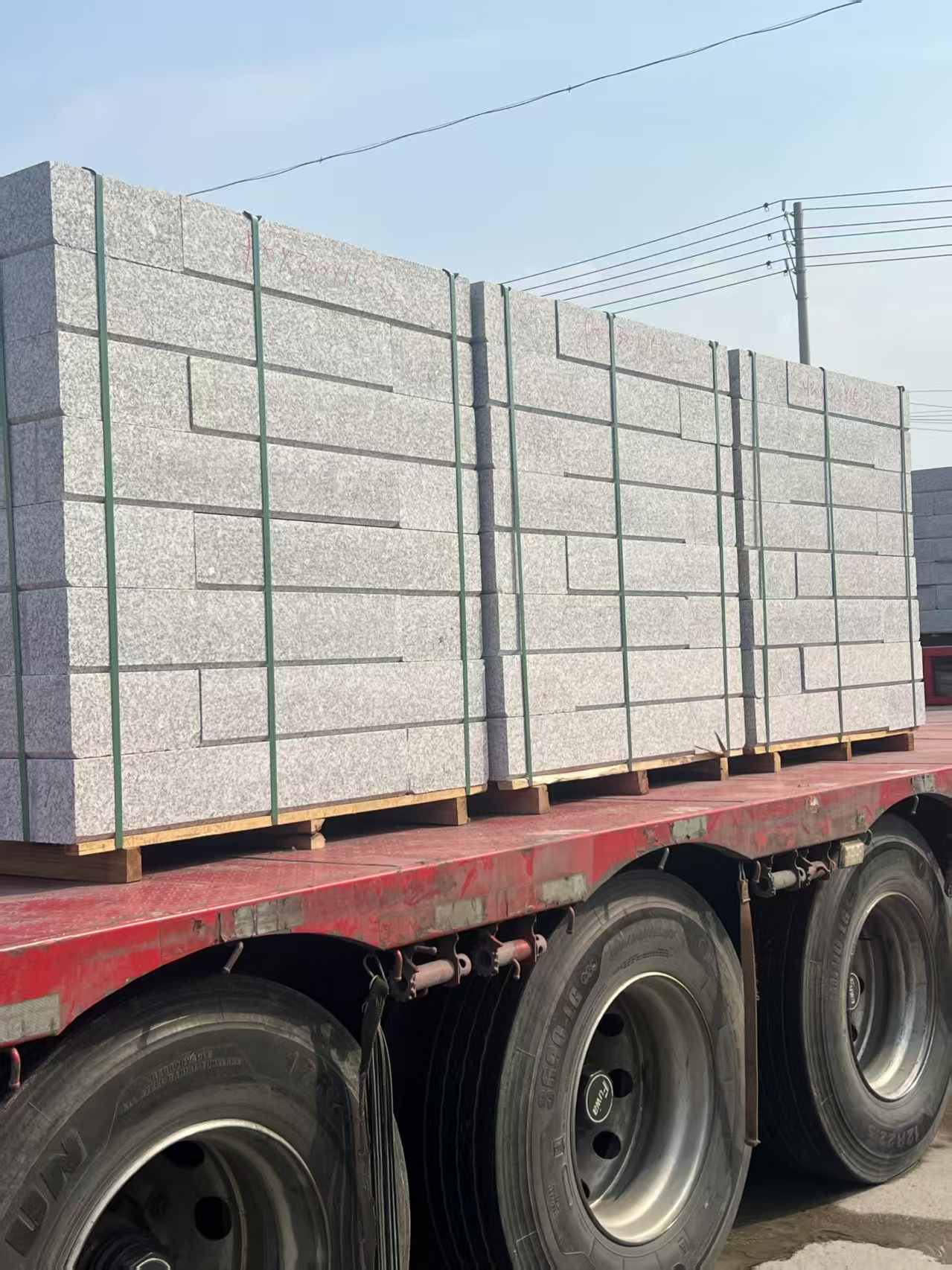 平顶山 芙蓉白路沿石装车