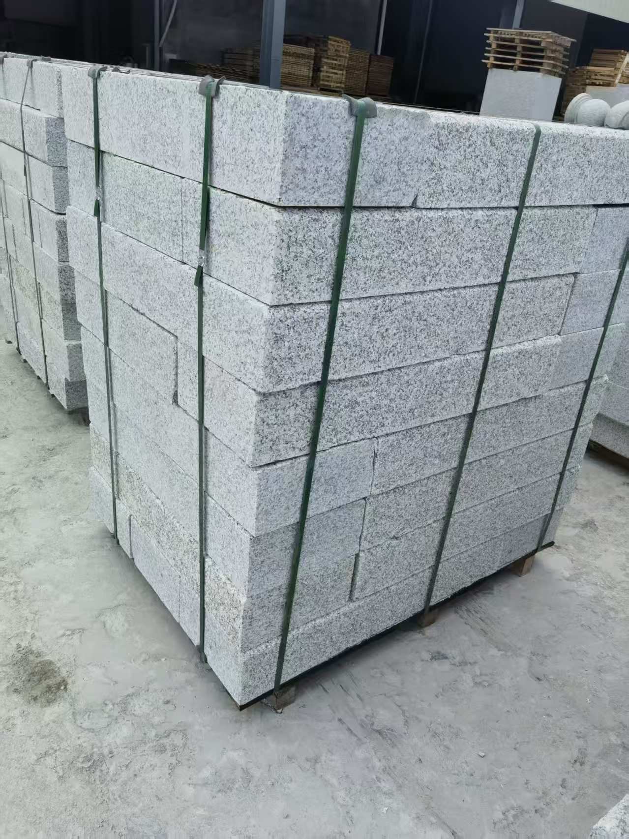 平顶山 芙蓉白火烧两面路沿石