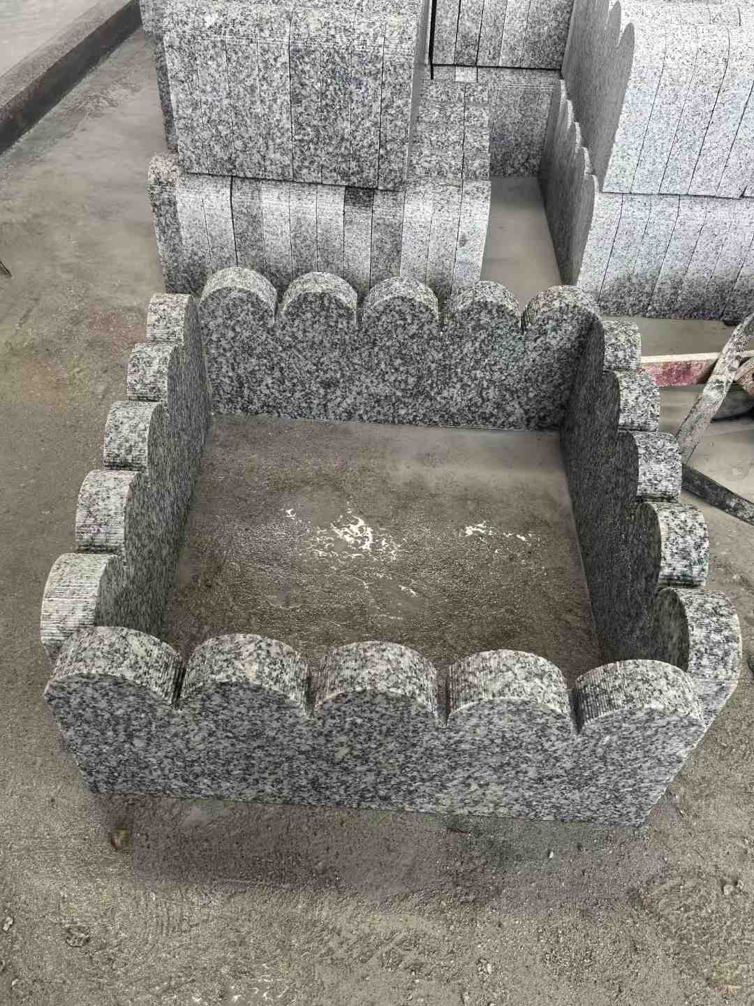 平顶山 花边石、花坛围栏石、花池界石、菜园栅栏石、镶边石、波浪状界石介绍