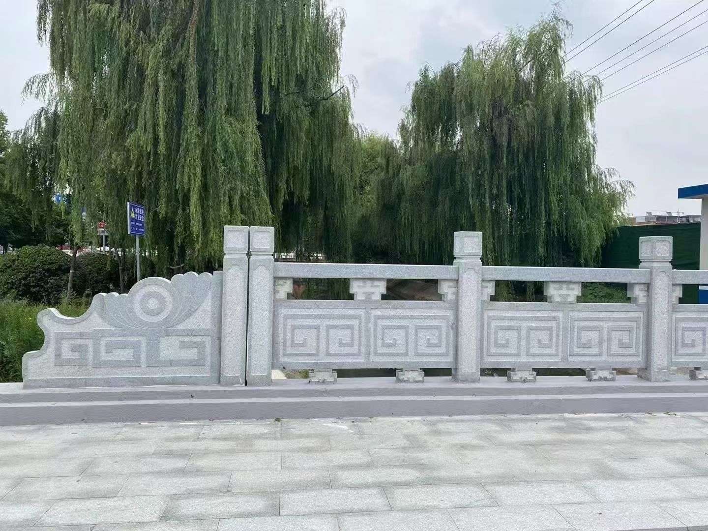 平顶山 芝麻灰桥栏杆、河道栏杆安装效果