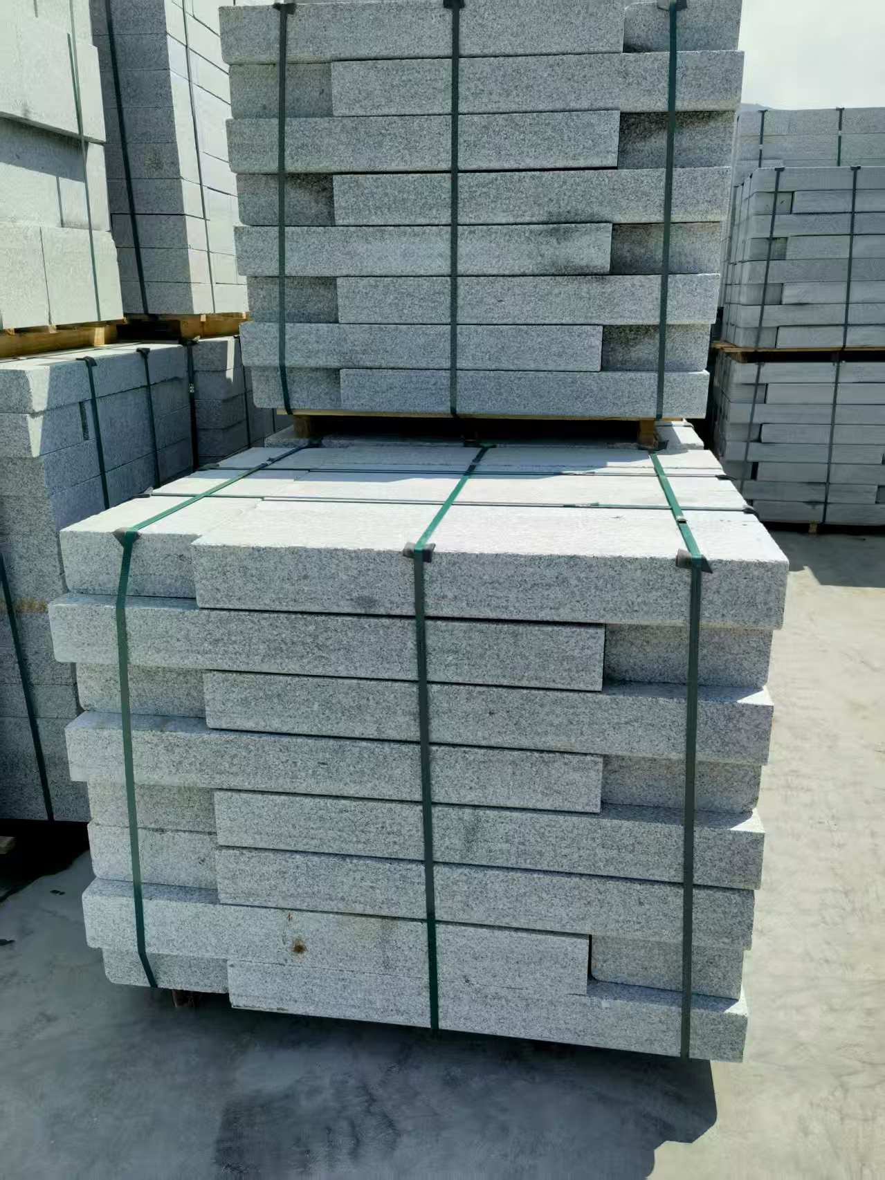 平顶山 芙蓉白花岗岩路沿石、平石尺寸标准，色泽均匀