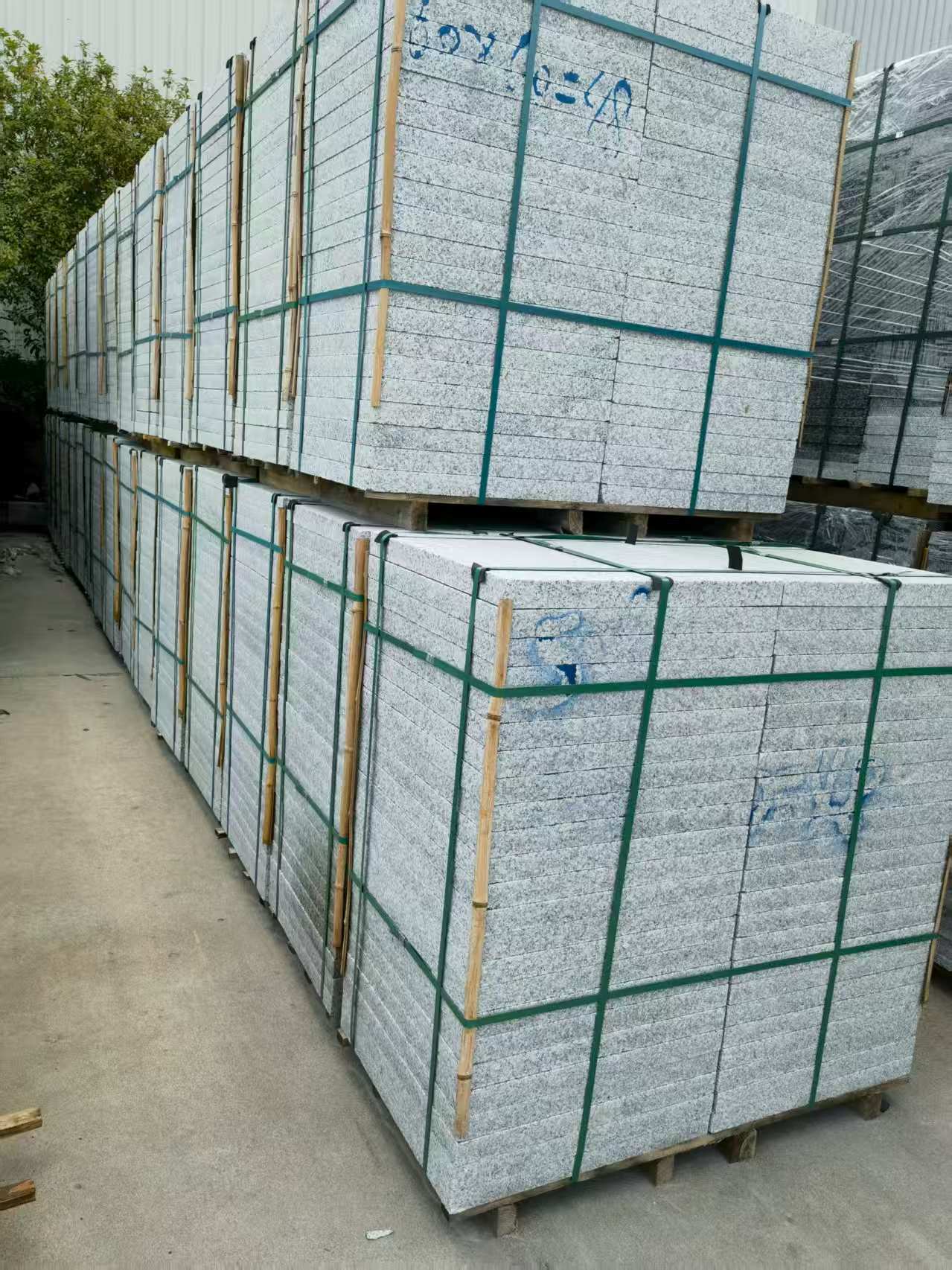 平顶山 大花芙蓉白火烧成品，市政园林广场地铺石