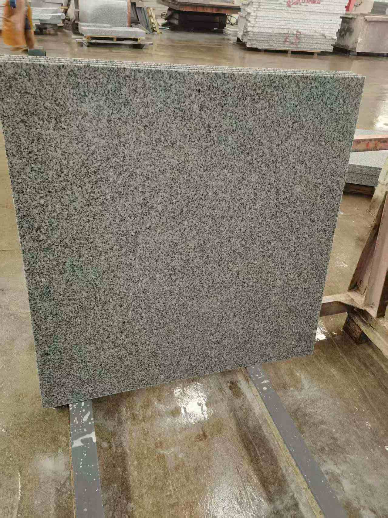 平顶山 芝麻白光面900*900，高地铁标准