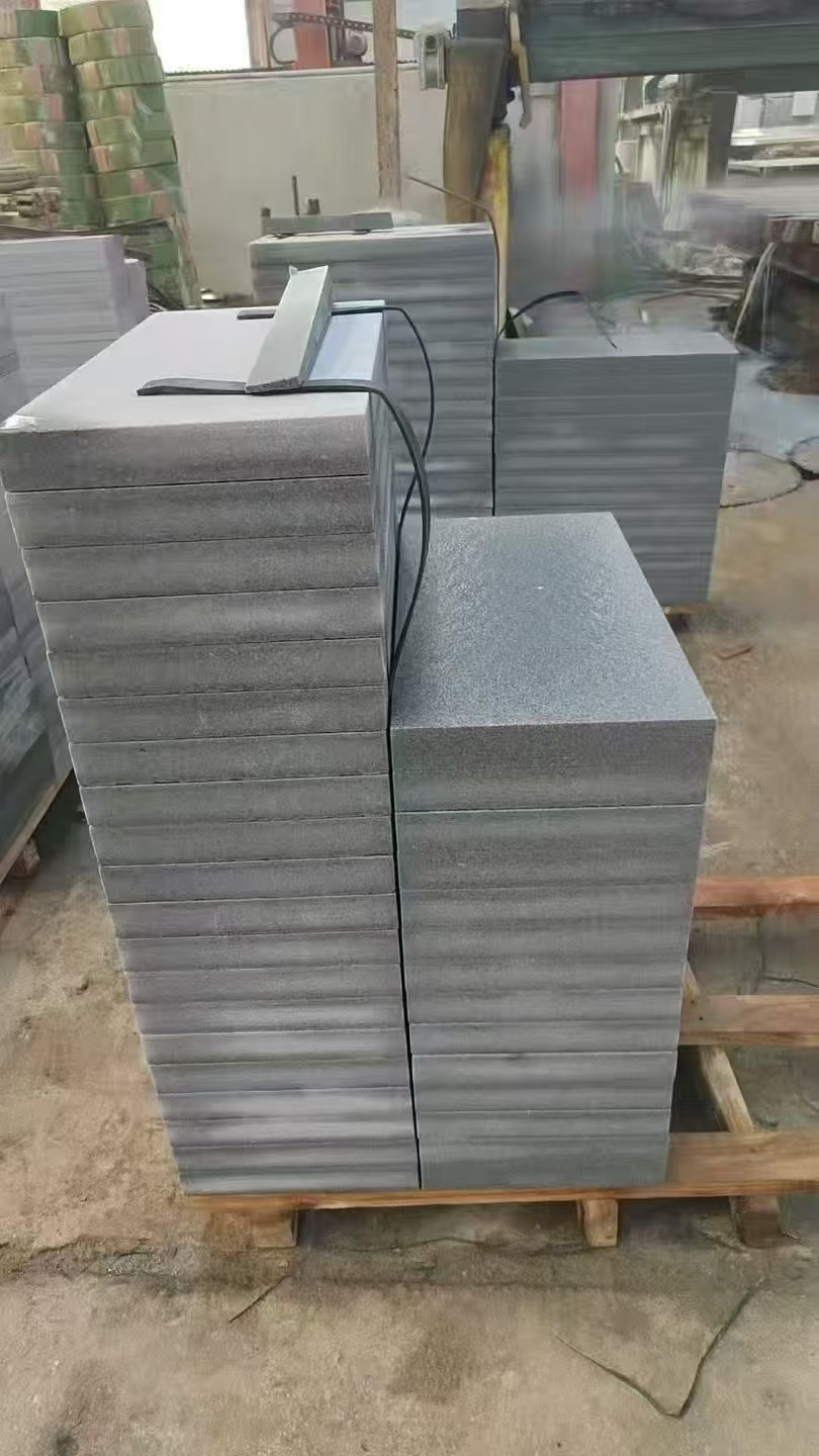 平顶山 芝麻灰火烧面300*600*50地铺石材